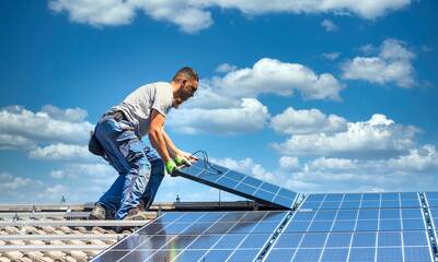 d&eacute;couvrez notre comparateur de devis solaire pour trouver la meilleure offre adapt&eacute;e &agrave; vos besoins. comparez les prix et les services des installateurs de panneaux solaires en quelques clics et &eacute;conomisez sur votre projet d'&eacute;nergie renouvelable.