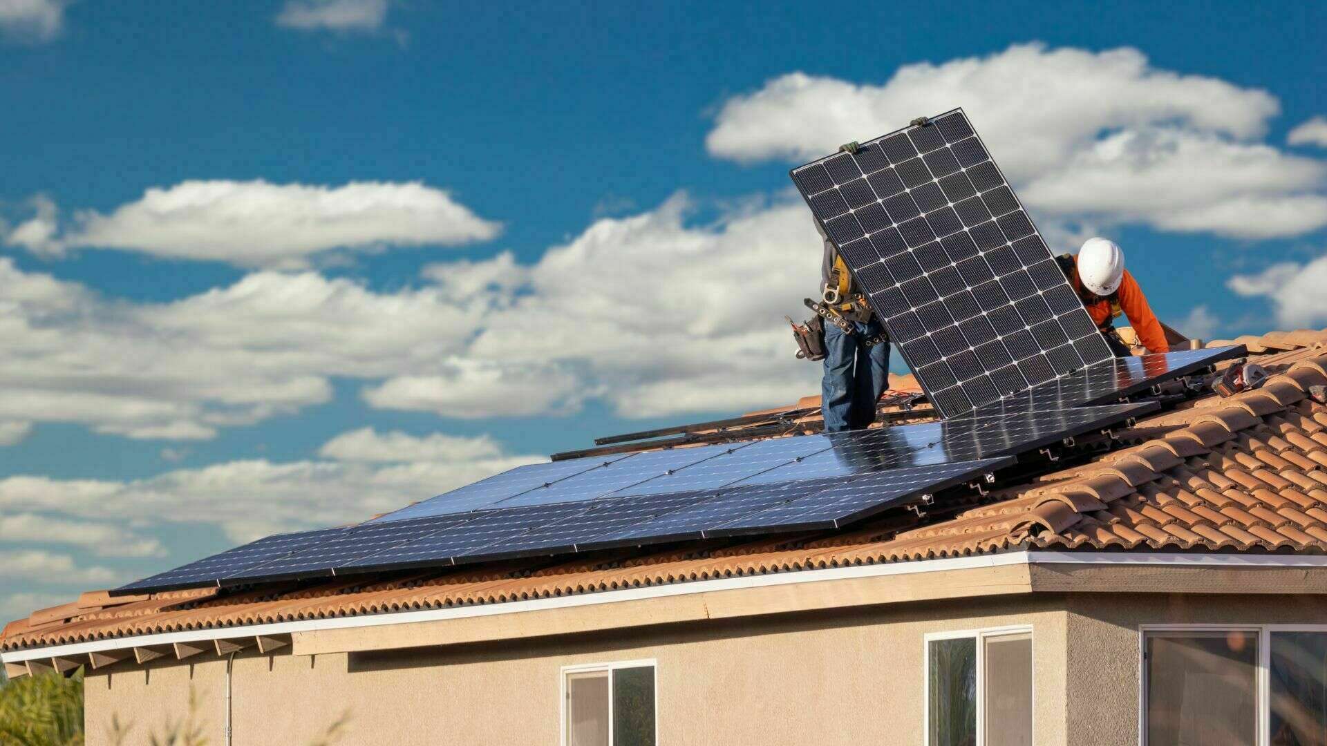 d&eacute;couvrez nos solutions de garanties photovolta&iuml;ques pour prot&eacute;ger votre investissement solaire. assurez-vous que votre syst&egrave;me photovolta&iuml;que fonctionne efficacement et en toute s&eacute;curit&eacute; avec nos offres adapt&eacute;es &agrave; vos besoins.