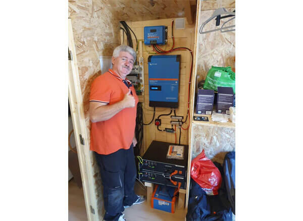 d&eacute;couvrez nos solutions de stockage solaire avec batteries pour maximiser l'&eacute;nergie renouvelable. optimisez votre consommation &eacute;nerg&eacute;tique et r&eacute;duisez vos factures gr&acirc;ce &agrave; des syst&egrave;mes de batteries performants et durables, adapt&eacute;s aux besoins des particuliers et des entreprises.